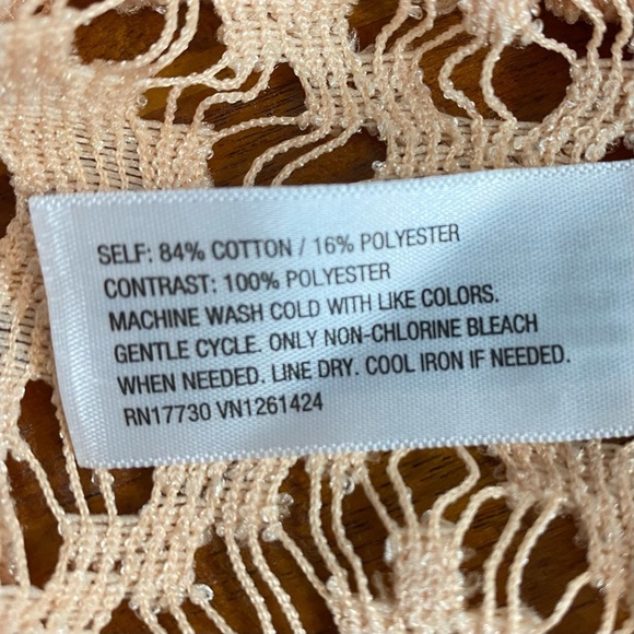 Xhilaration Women's XL Light Peach Crochet Lace Back and Hem Blouse tab sleeve - Picture 7 of 8